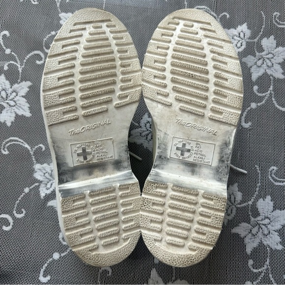 Dr. Martens 1461 Mono Smooth Leather
Oxford Shoes in White Unisex - Picture 15 of 16
